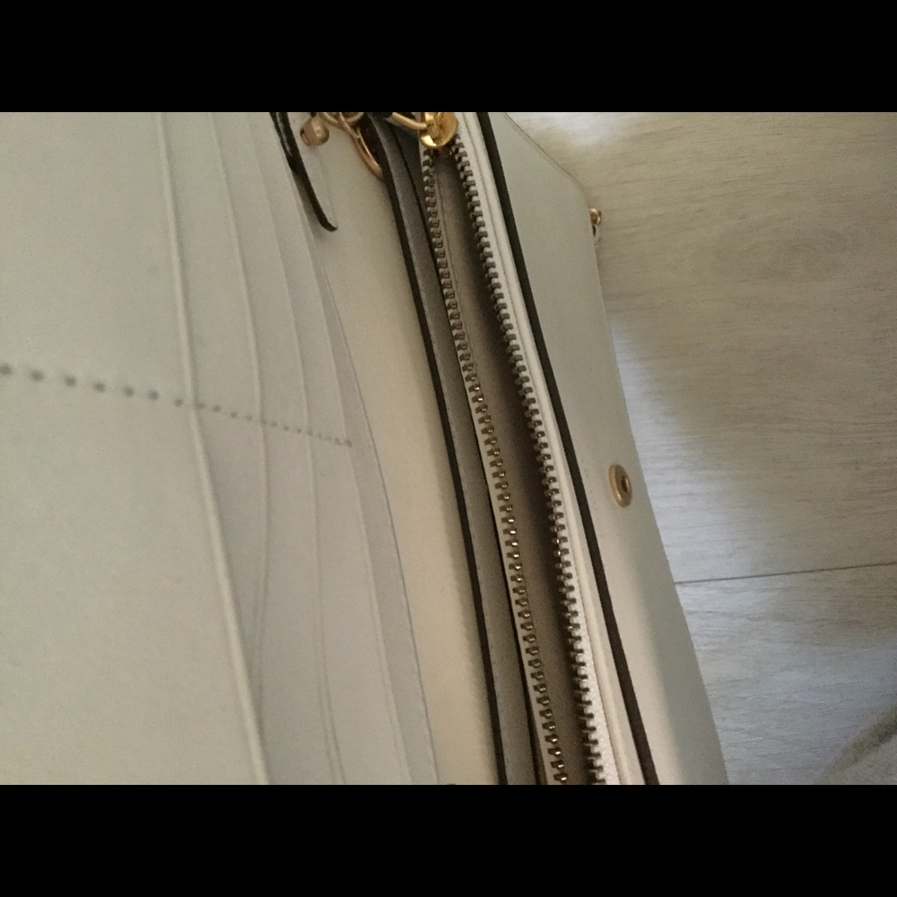 Tory Burch cream floral wallet on chain great - Picture 6 of 6